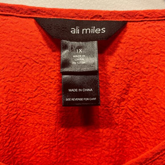 Ali Miles Tunic Red Gauze Black Button Asymmetrical Shark Bite Hem Artsy Boho 1X - Picture 5 of 7